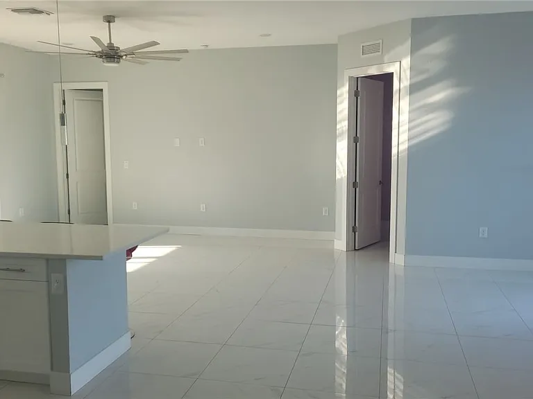 653 Foxchase Dr — Photo 27
