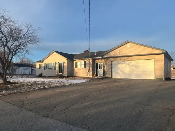 75 Water Street, Howland, ME 04448