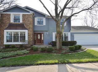 1526 McCormick Pl, Wheaton, IL 60189