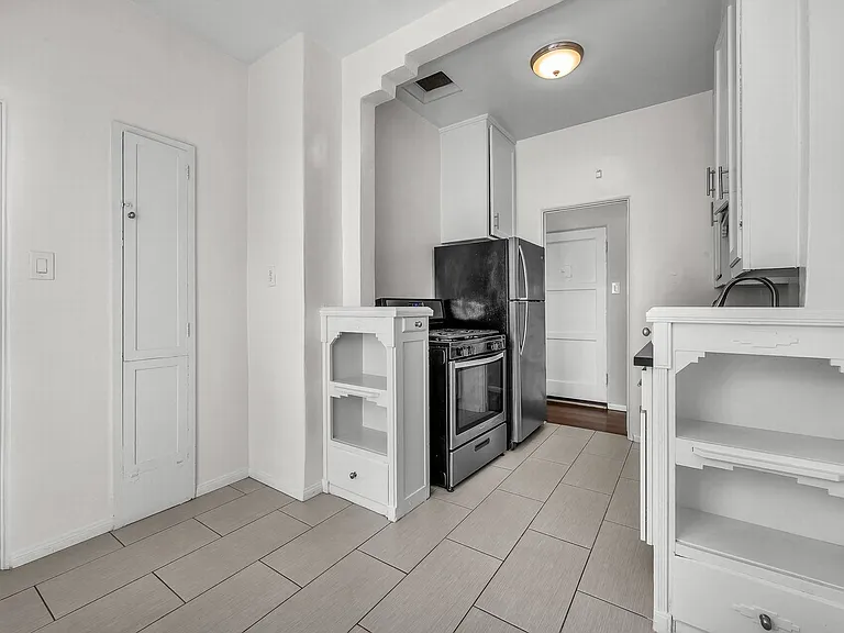 135 N La Peer Dr #7 — Photo 9
