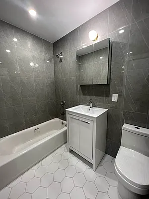 Rented by Oxford Property Group | media 3