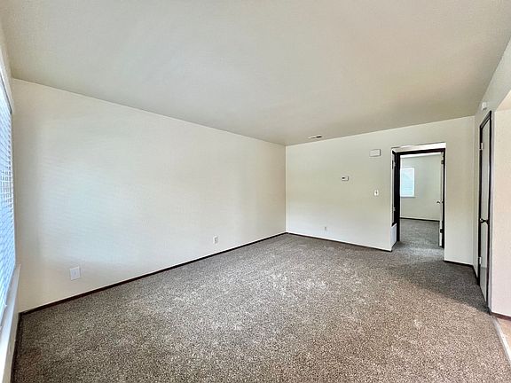 4th image of 50 Locust Ave APT C