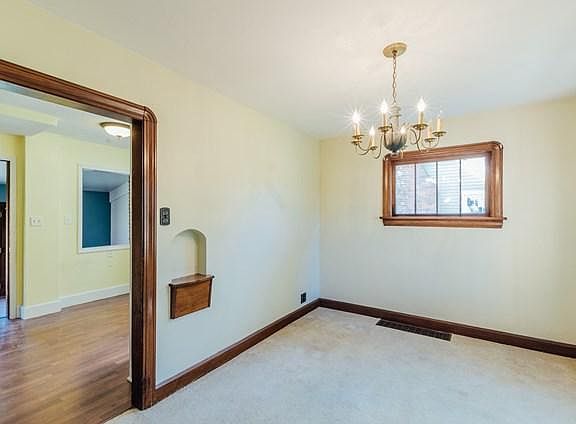 4th image of 367 Bartley Ave