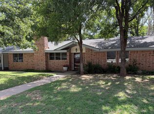 504 Austin Dr, Mineral Wells, TX 76067