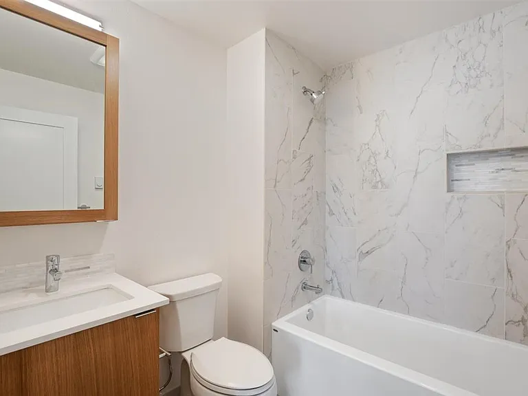 5810 Roosevelt Way NE #D — Photo 8