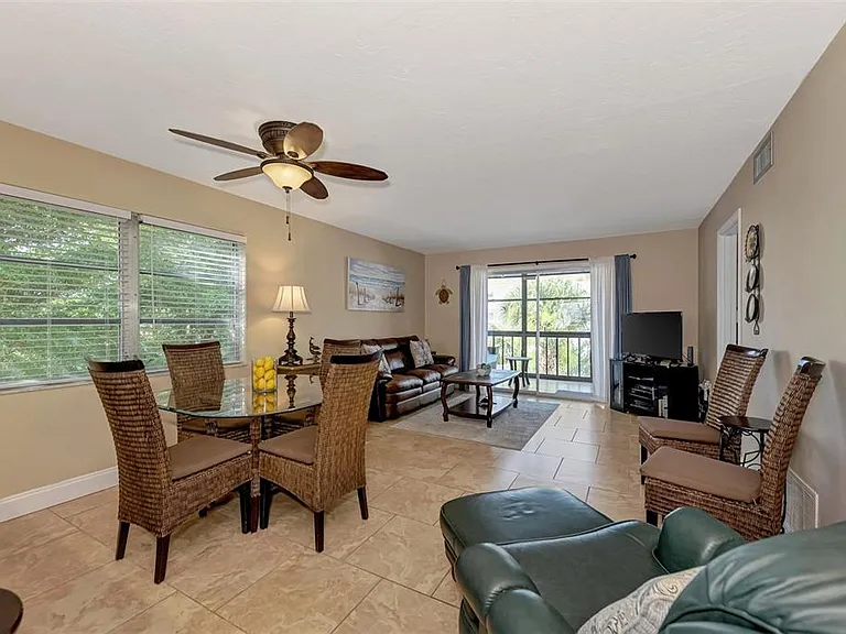 116 Vista Hermosa Cir #210C — Photo 13
