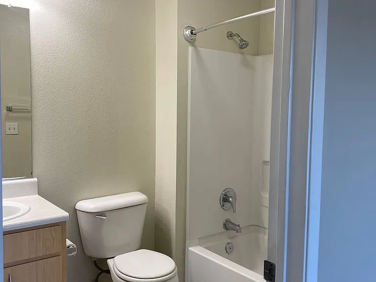 de Tolosa Ranch Apartments — Photo 56