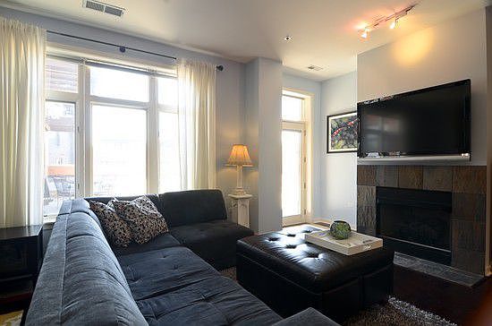 5th image of 600 W Drummond Pl APT 315