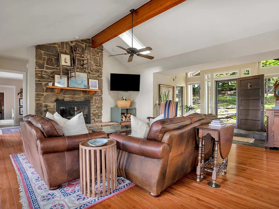 13014 Schoolhouse Dr #ID1375234P