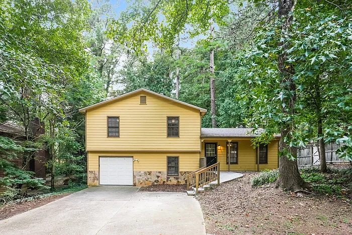 2439 Hewatt Rd photo 1