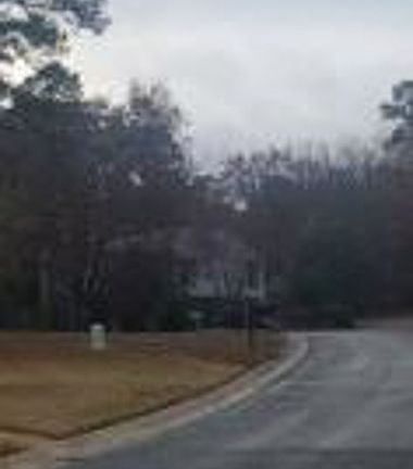 Exterior Neighborhood (street photo)