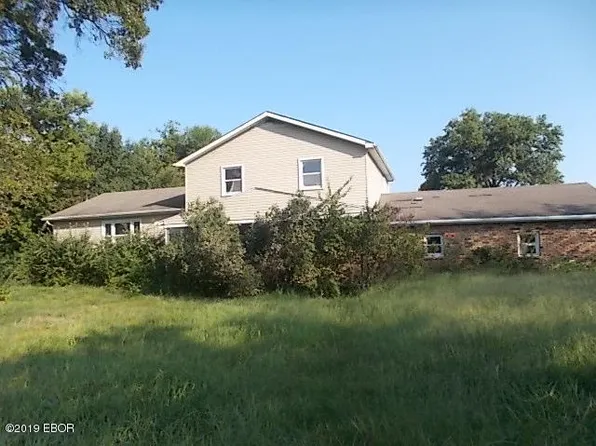 427 Trust Rd, Centralia, IL 62801
