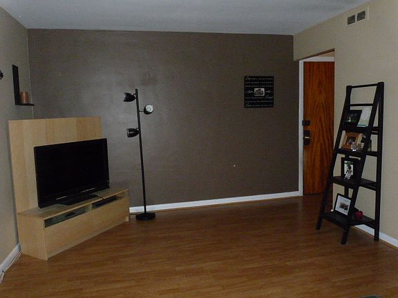 3rd image of 2395 Euclid Heights Blvd #B-3