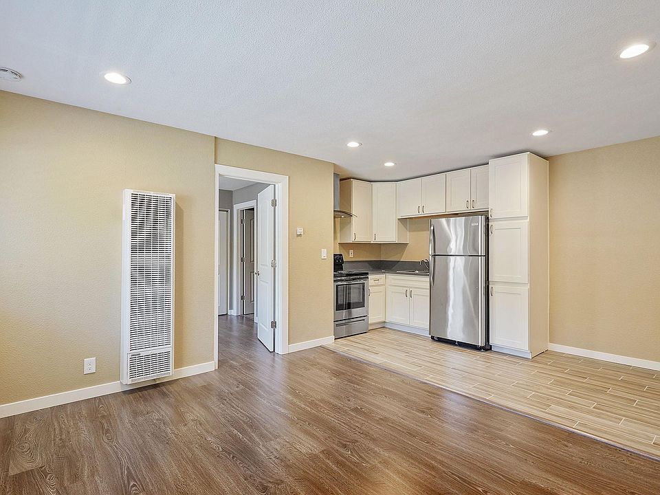 1st image of 1012 Elm St #8