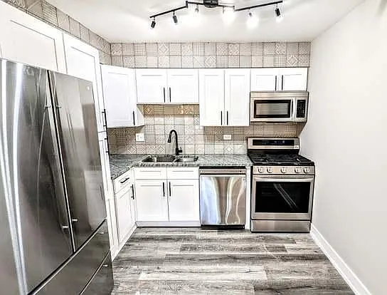 3 bed, 1100 sqft, $2,650 — Photo 3