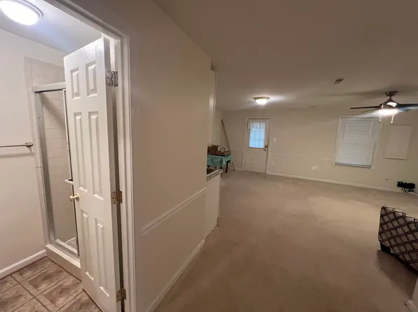 6430 Selby Ct, Centreville, VA 20121