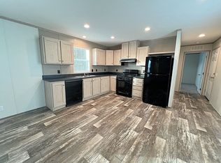 16671 N Kimberly Dr, Holly, MI 48442