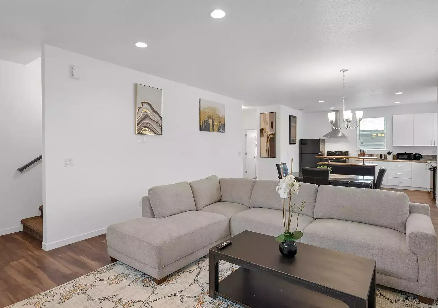 4384 N Gantenbein Ave — Photo 4