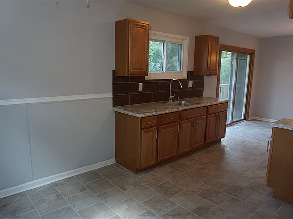 5th image of 9515 Gary Dr