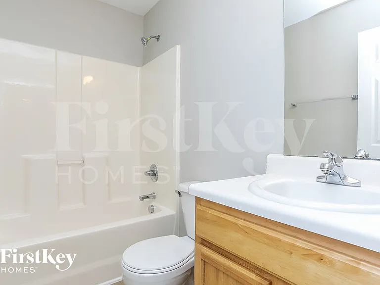 425 Kellywood Ct — Photo 9