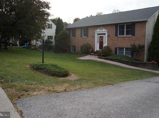 38 Magnolia Ln, Hanover, PA 17331