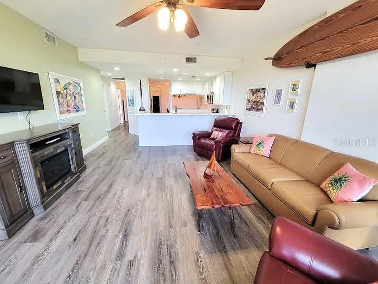 7296 Marathon Dr #404 — Photo 36