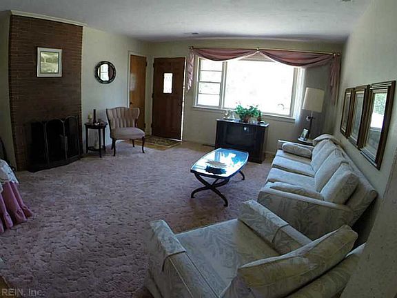 3rd image of 2905 Lynnhaven Dr