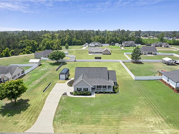 2nd image of 405 Caleb Cir