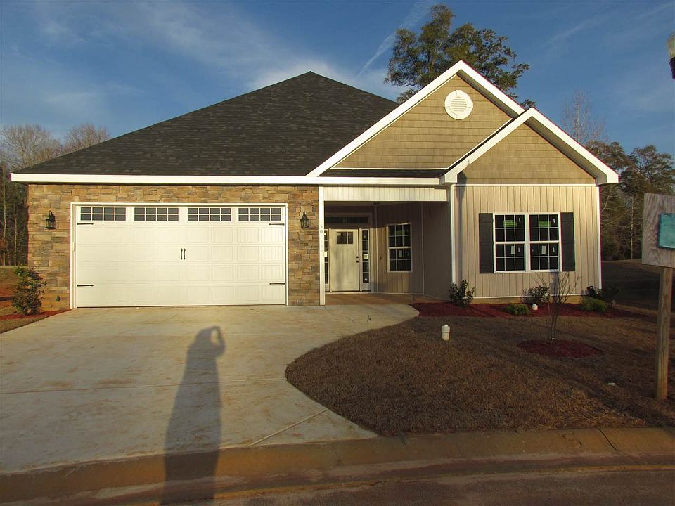 1st image of 150 Fairway Oaks Dr
