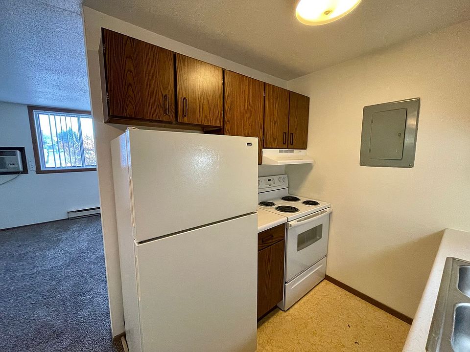 1st image of 2615 15th St S #7