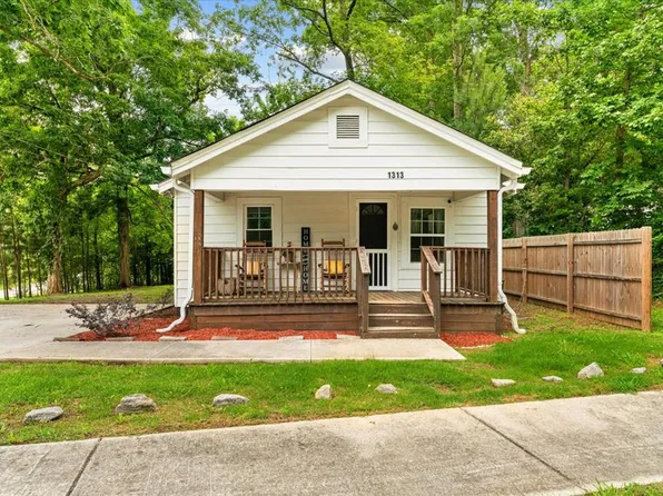 1313 SE Eastbrook Rd, Dalton, GA 30721
