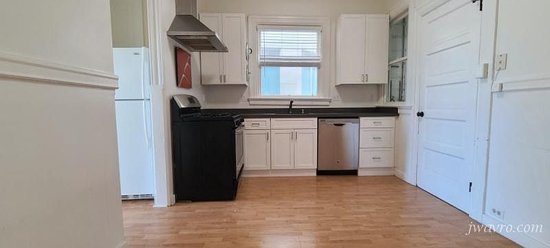 1st image of 1602 Jones St #1192