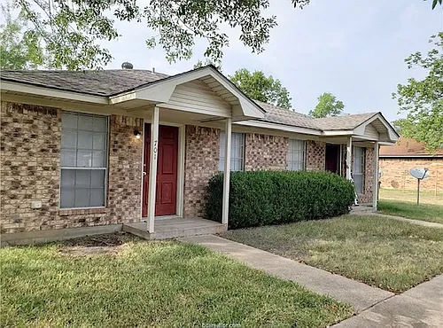 701 Llano Pl Photo 1
