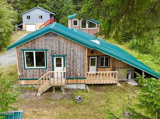 623 Ridge Rd, Yakutat, AK 99689