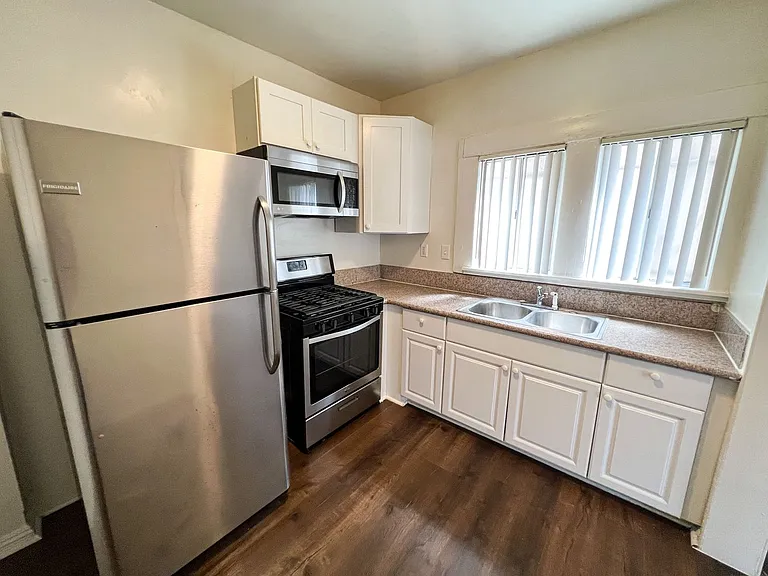 936 Olive Ave — Photo 6