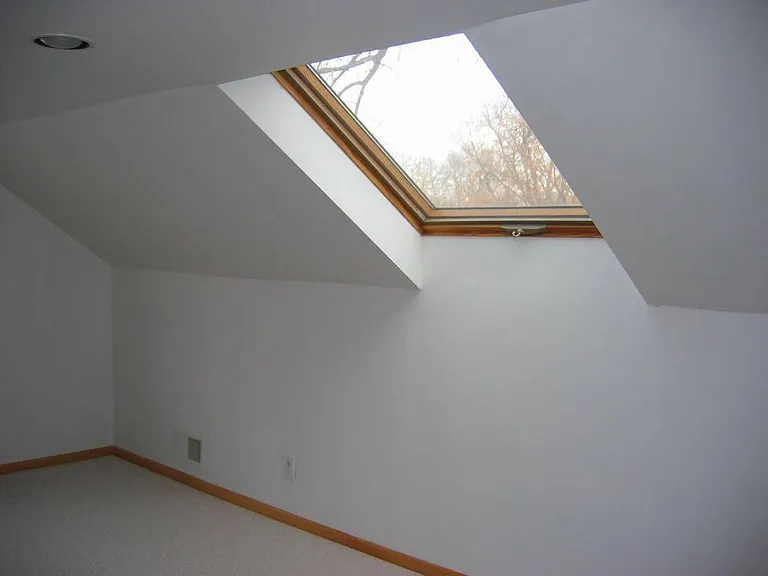 5521 James Ave S — Photo 2