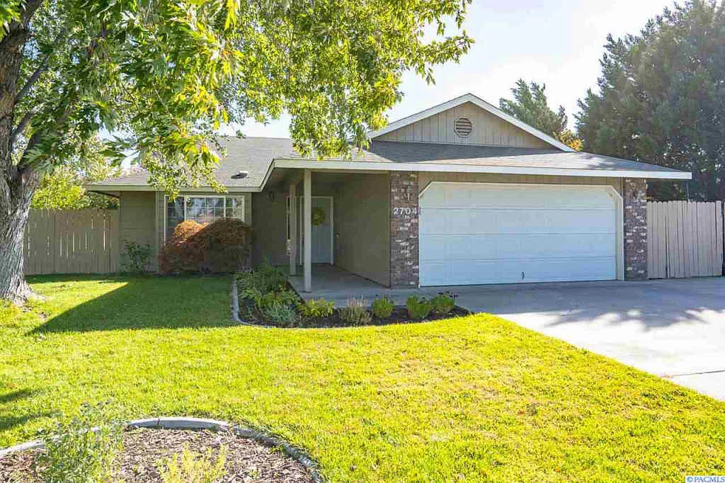 2704 S Highlands Blvd photo 1