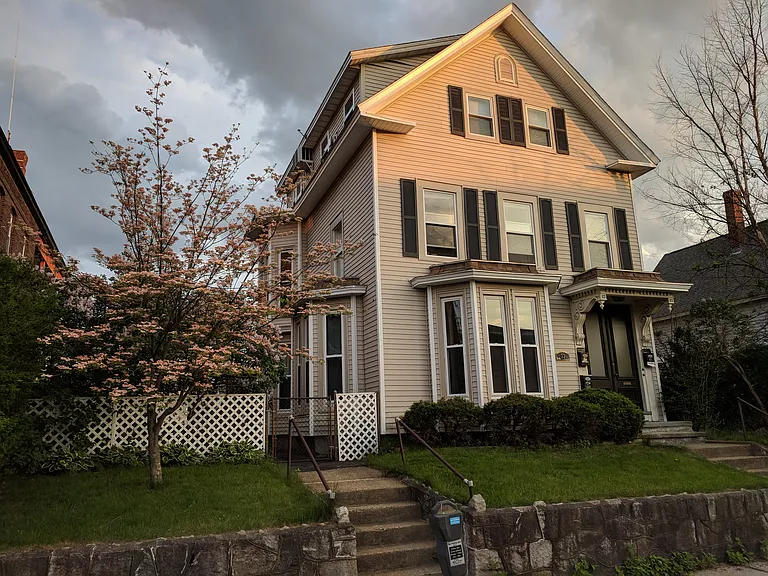 33 Myrtle Street