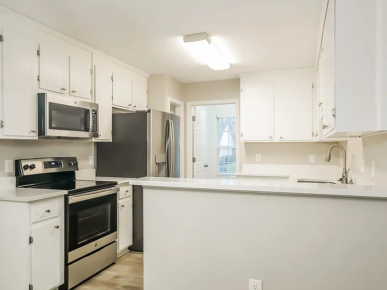 820 Turning Point Ln — Photo 5