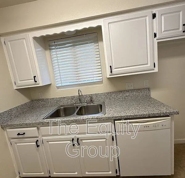 809 Monarch Cir #2 — Photo 9