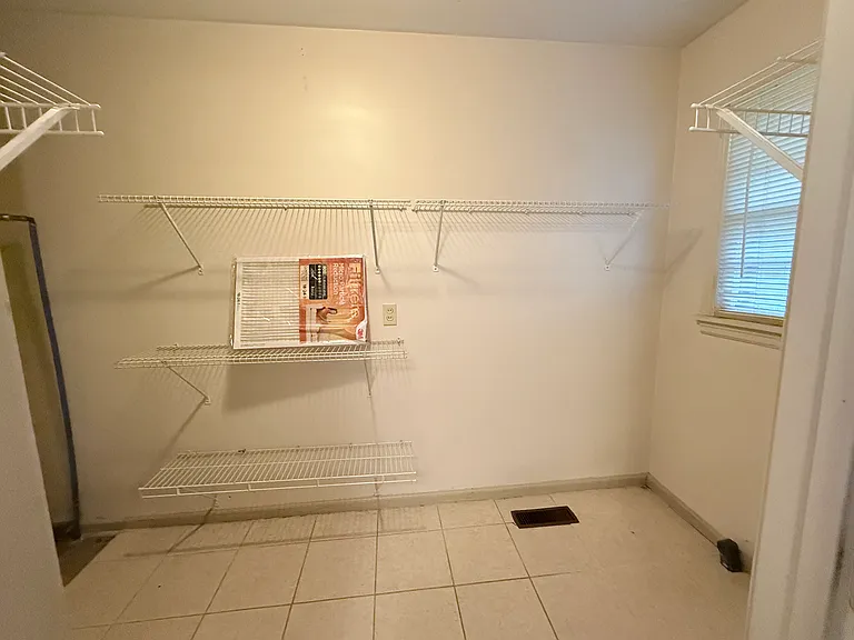 484 S Deepwood Dr — Photo 7