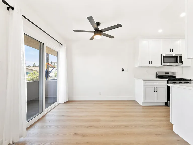 4021 Stevely Ave — Photo 36