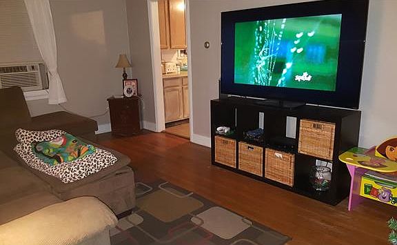 2nd image of 1516 Helen Ln