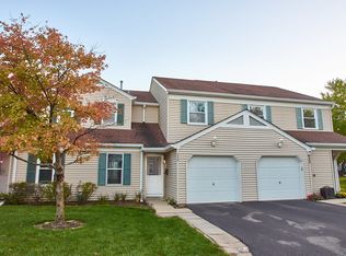 830 Texas Ct, Carol Stream, IL 60188