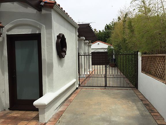 3rd image of 10556 Louisiana Ave