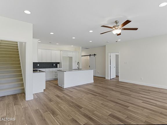 4th image of 7352 Whispering Creek Ln