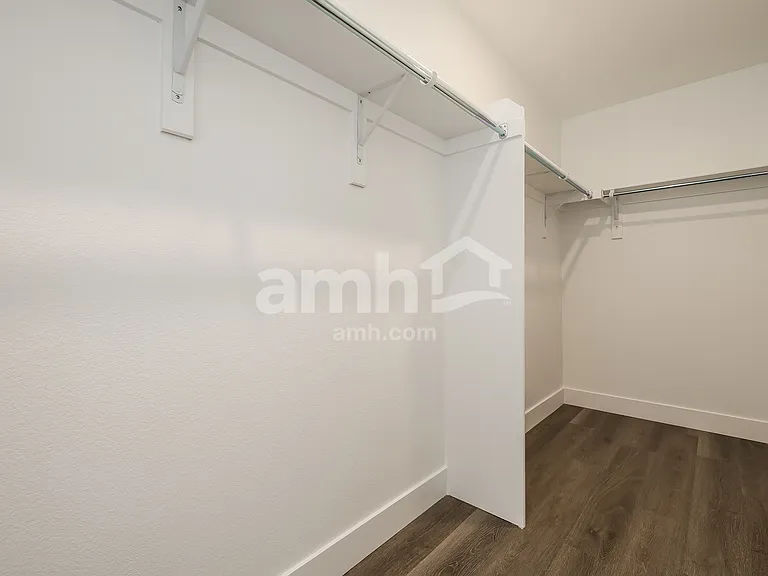 10233 Peoria Pkwy — Photo 10