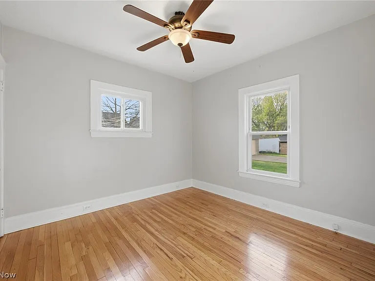 2058 Wascana Ave — Photo 12