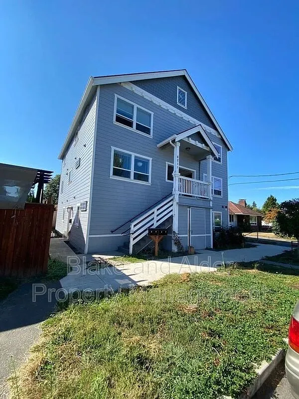 2 bed, 1.0 bath, 655 sqft, $1,595 — Photo 1