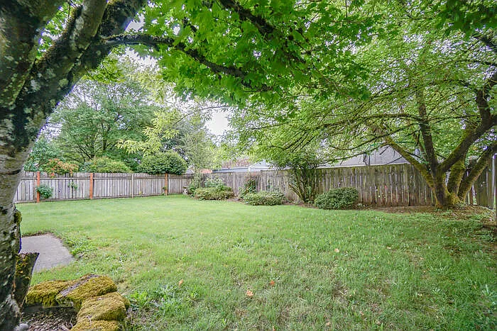 17205 NE 5th St — Photo 31